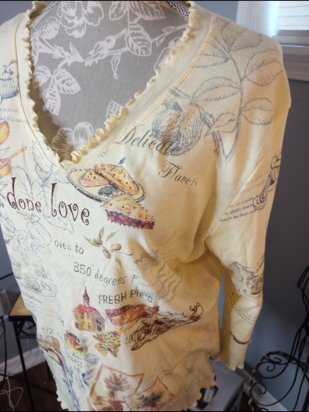 Cactus Pale Yellow Long Sleeve V-Neck Tee with Botanical Print - Picture 5 of 11